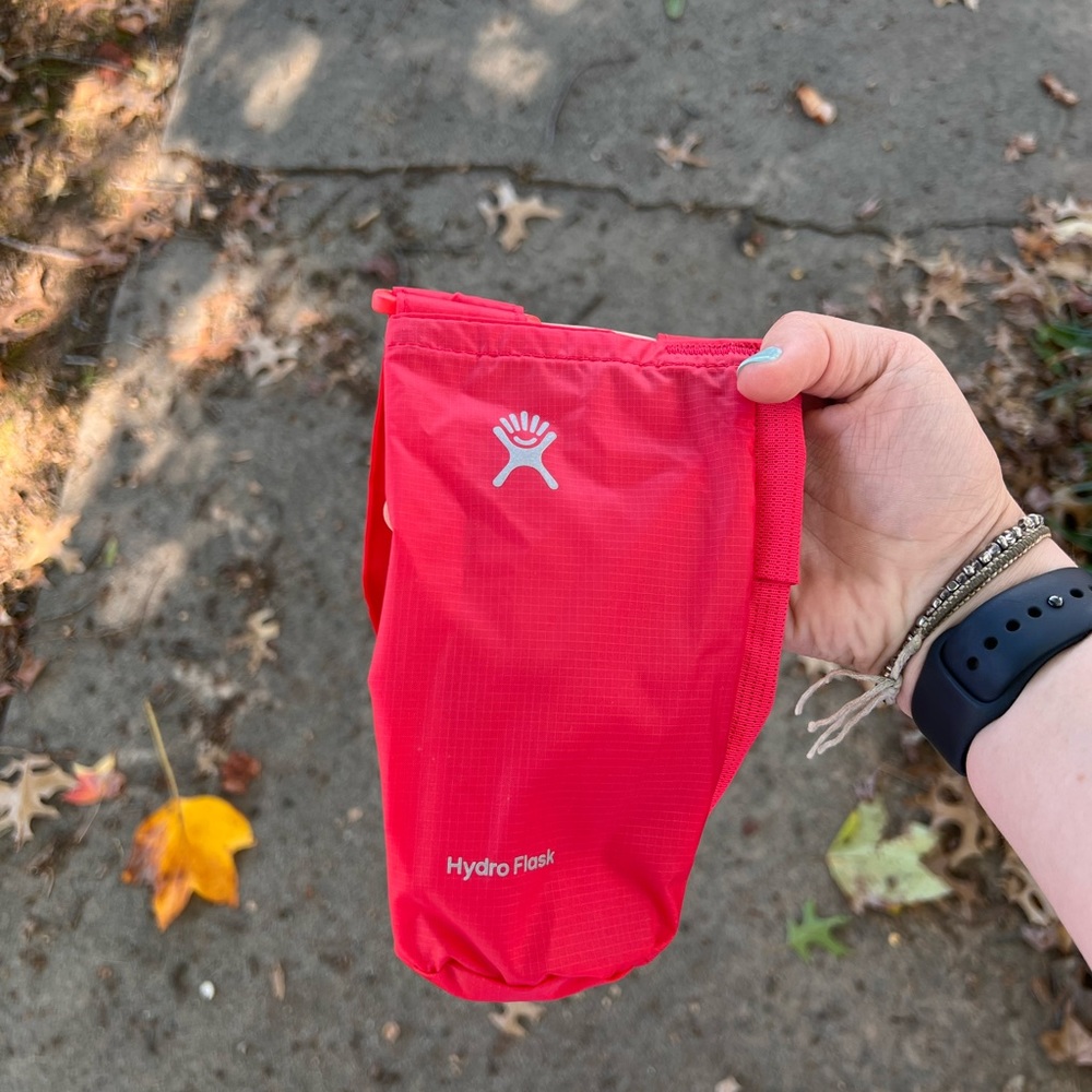 Hydro flask- water bottle holder!! red, has a little pouch on the back!
